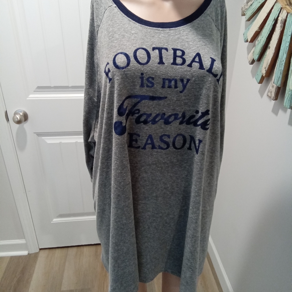 Lane Bryant Plus Size 26/28 Blue and Gray Graphic Long Sleeve Shirt